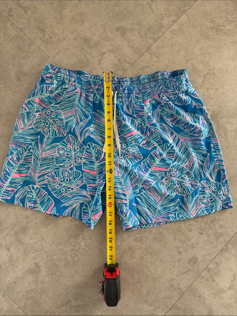 chubbies Blue Tropical Leaf Print Men's Shorts with Pink Accents